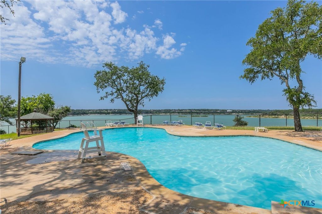 Image 29 of property listing at 18 Morgans Point Boulevard, Morgans Point Resort, TX 76513