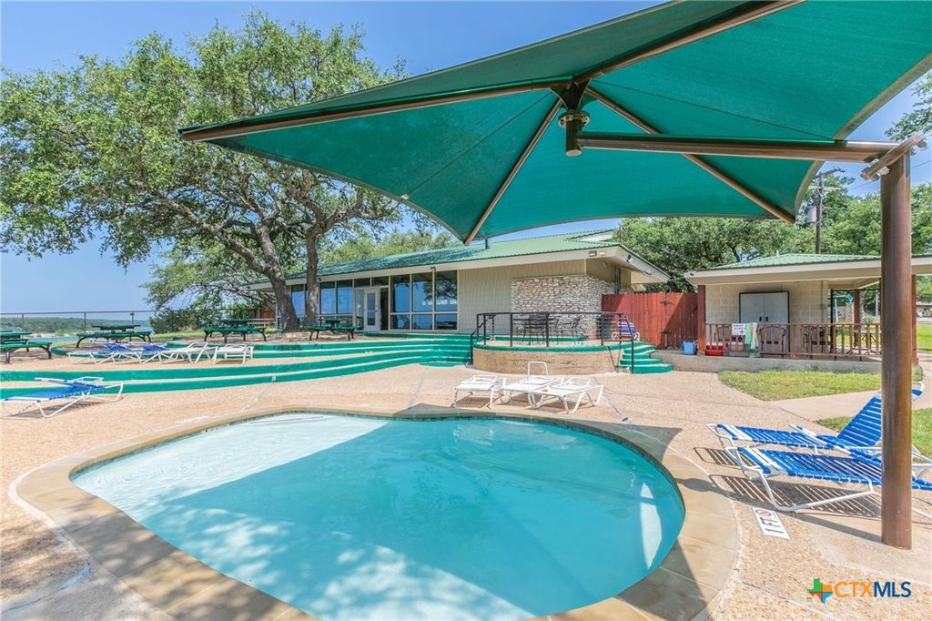 Image 30 of property listing at 18 Morgans Point Boulevard, Morgans Point Resort, TX 76513