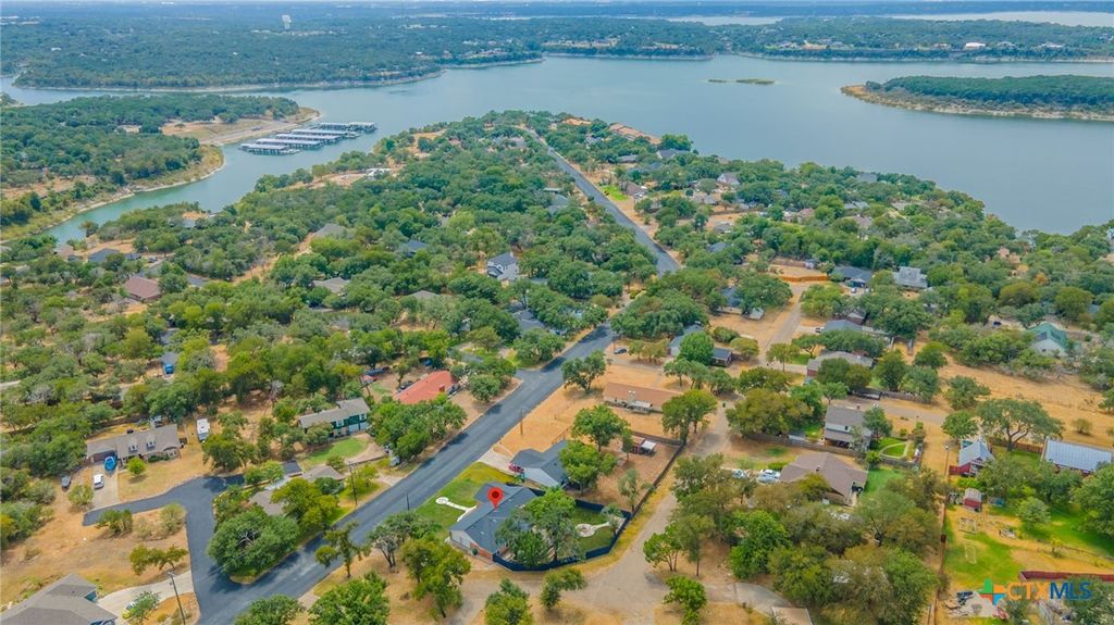 Image 33 of property listing at 18 Morgans Point Boulevard, Morgans Point Resort, TX 76513