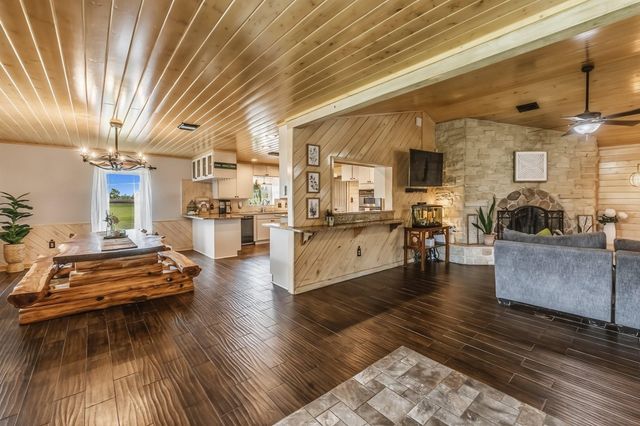 888 Tafelski Road, New Waverly, TX 77358