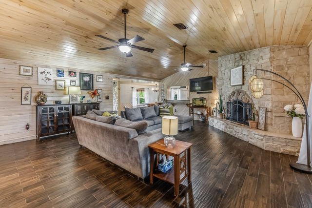 888 Tafelski Road, New Waverly, TX 77358