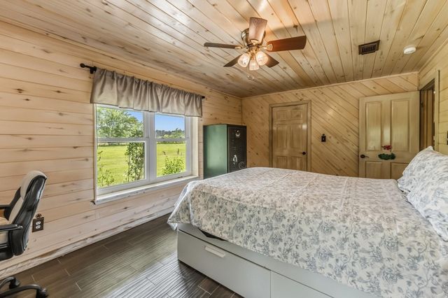 888 Tafelski Road, New Waverly, TX 77358