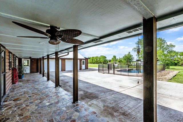 888 Tafelski Road, New Waverly, TX 77358