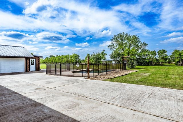 888 Tafelski Road, New Waverly, TX 77358