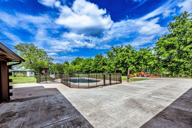 888 Tafelski Road, New Waverly, TX 77358
