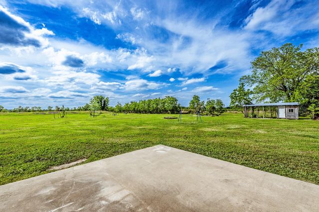888 Tafelski Road, New Waverly, TX 77358