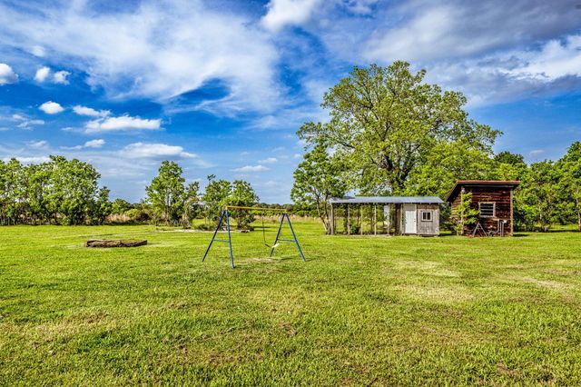 888 Tafelski Road, New Waverly, TX 77358