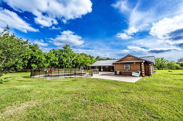 888 Tafelski Road, New Waverly, TX 77358
