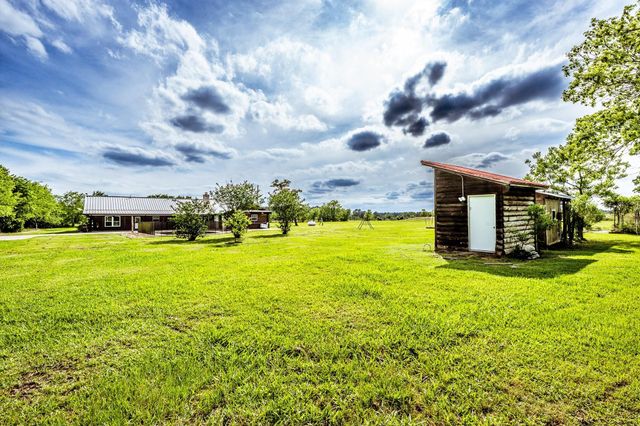 888 Tafelski Road, New Waverly, TX 77358