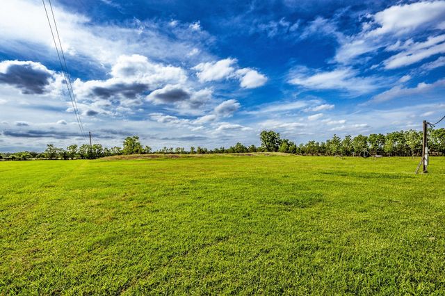 888 Tafelski Road, New Waverly, TX 77358