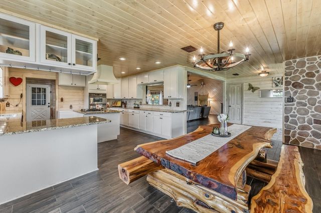 888 Tafelski Road, New Waverly, TX 77358