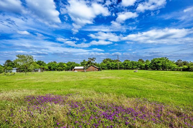 888 Tafelski Road, New Waverly, TX 77358