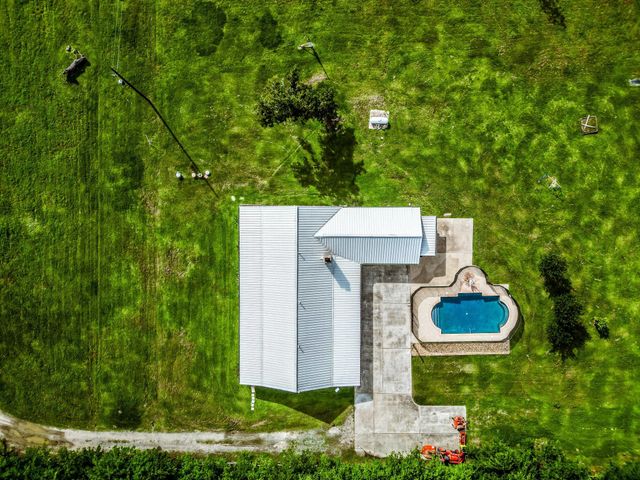888 Tafelski Road, New Waverly, TX 77358