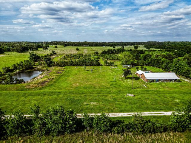 888 Tafelski Road, New Waverly, TX 77358