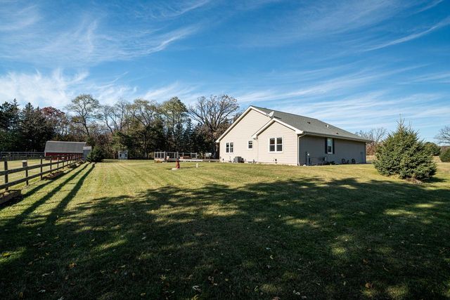 S102W32709 County Road LO, Mukwonago, WI 53149