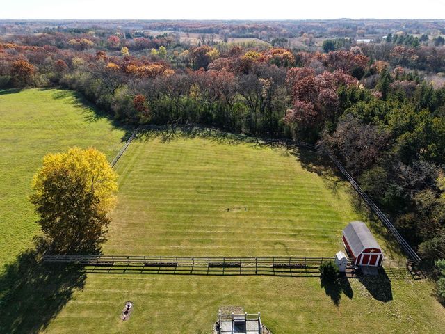 S102W32709 County Road LO, Mukwonago, WI 53149