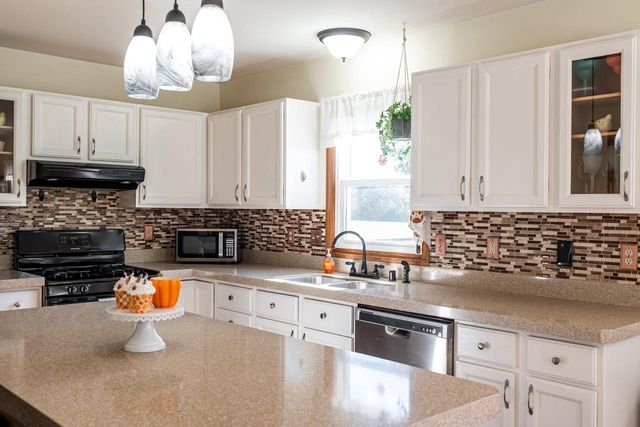 S102W32709 County Road LO, Mukwonago, WI 53149