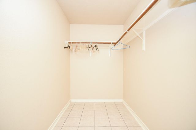 894 N Victory Drive, Houston, TX 77088