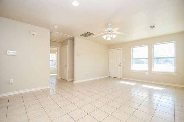 894 N Victory Drive, Houston, TX 77088
