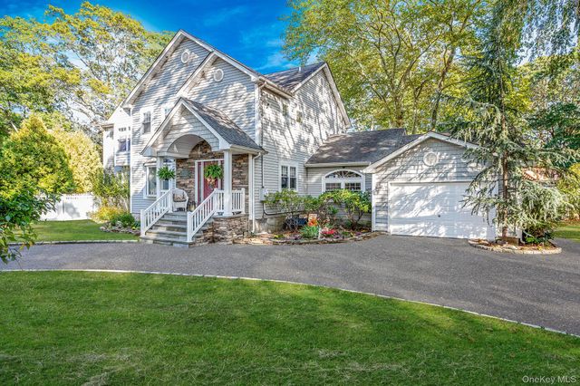 106 Springdale Drive, Ronkonkoma, NY 11779