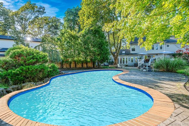 106 Springdale Drive, Ronkonkoma, NY 11779