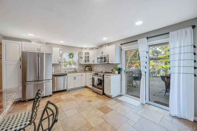 106 Springdale Drive, Ronkonkoma, NY 11779