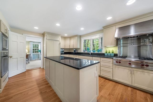 44 Old Rd, Weston, MA 02493
