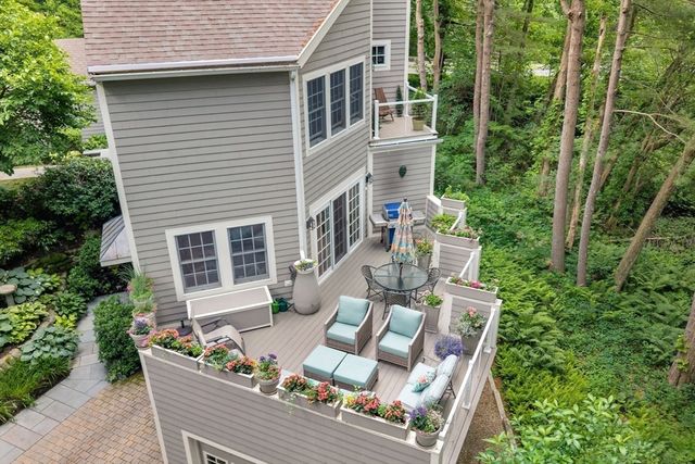 44 Old Rd, Weston, MA 02493