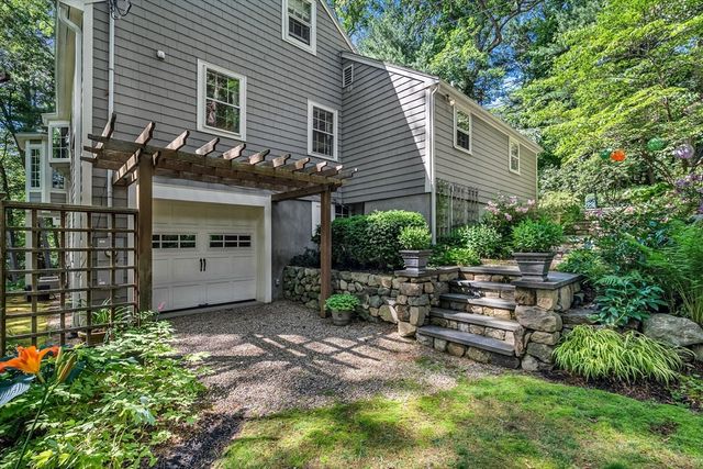 44 Old Rd, Weston, MA 02493