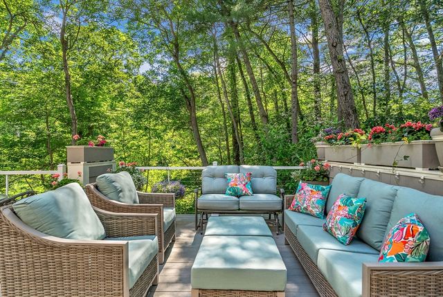 44 Old Rd, Weston, MA 02493