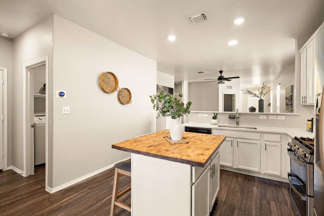 323 Zuma DR, Liberty Hill, TX 78642