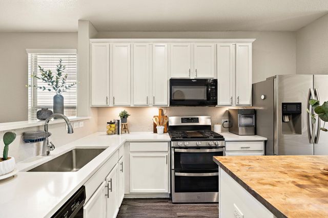 323 Zuma DR, Liberty Hill, TX 78642