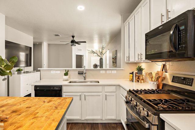 323 Zuma DR, Liberty Hill, TX 78642