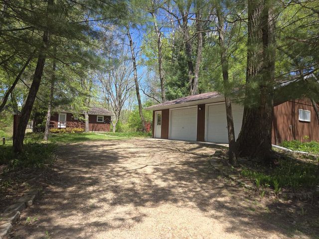 3217 3rd Court, Oxford, WI 53952