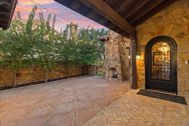 102 Estrella, Horseshoe Bay, TX 78657