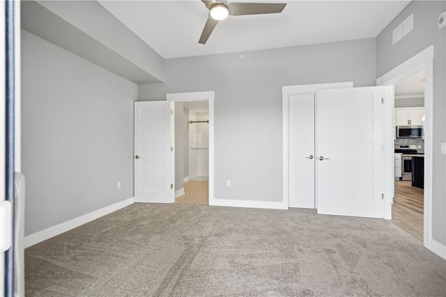 1871 Ellis Boulevard NW 202, Cedar Rapids, IA 52405