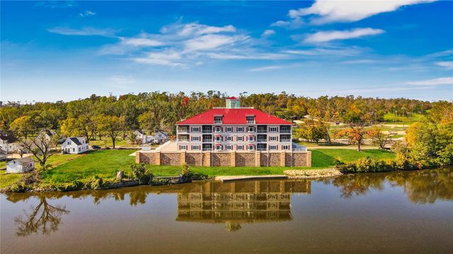 1871 Ellis Boulevard NW 202, Cedar Rapids, IA 52405