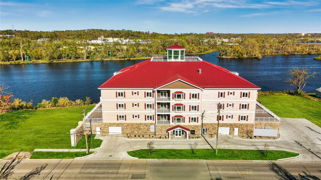 1871 Ellis Boulevard NW 202, Cedar Rapids, IA 52405