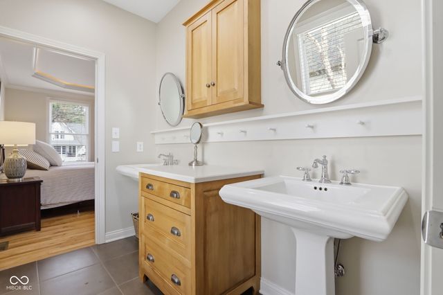 600 N Elm Street, Zionsville, IN 46077