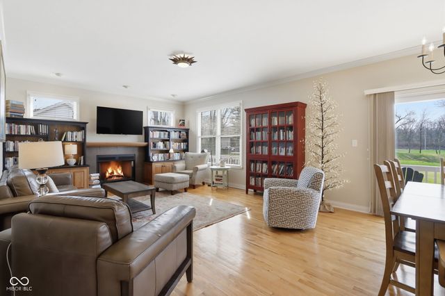 600 N Elm Street, Zionsville, IN 46077