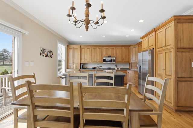 600 N Elm Street, Zionsville, IN 46077