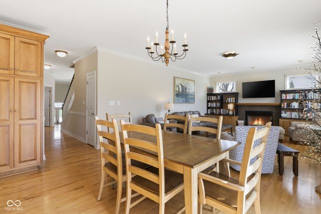 600 N Elm Street, Zionsville, IN 46077