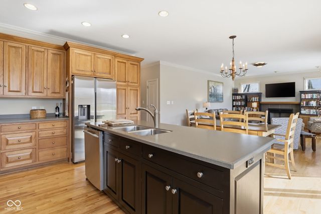 600 N Elm Street, Zionsville, IN 46077