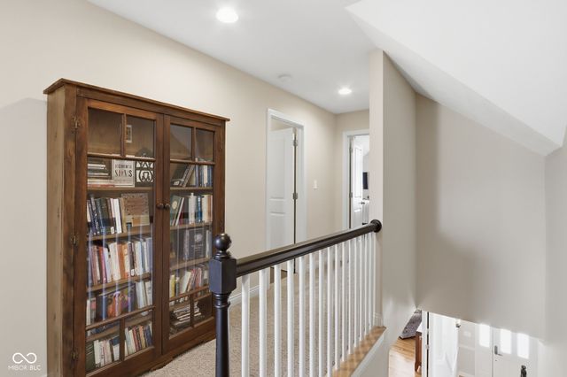 600 N Elm Street, Zionsville, IN 46077