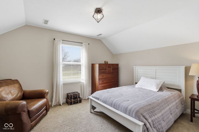 600 N Elm Street, Zionsville, IN 46077