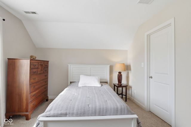 600 N Elm Street, Zionsville, IN 46077