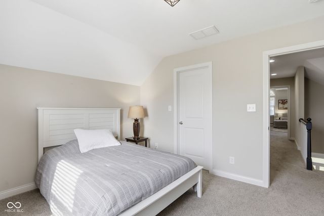 600 N Elm Street, Zionsville, IN 46077