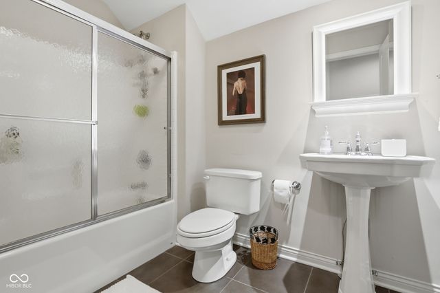 600 N Elm Street, Zionsville, IN 46077