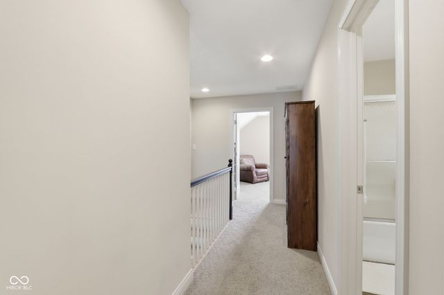 600 N Elm Street, Zionsville, IN 46077