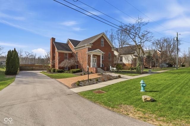 600 N Elm Street, Zionsville, IN 46077